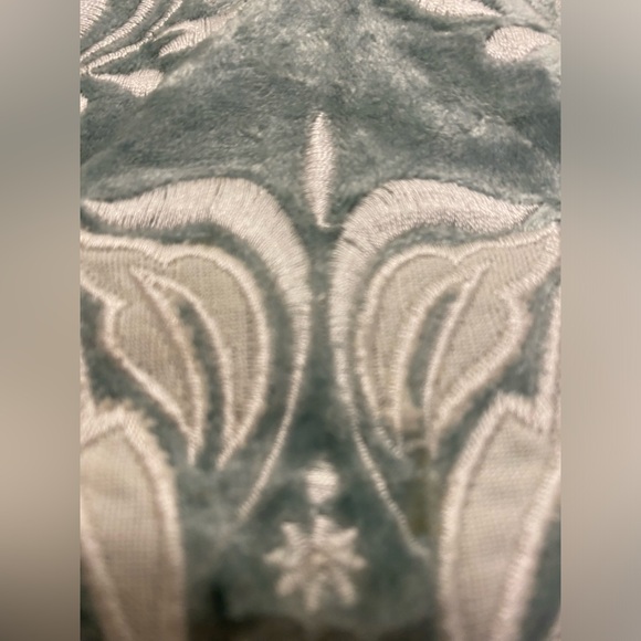 SOLD- Frontgate Standard Pillow Shams 20x26 Green Velvet Embroidered Floral - Picture 5 of 14